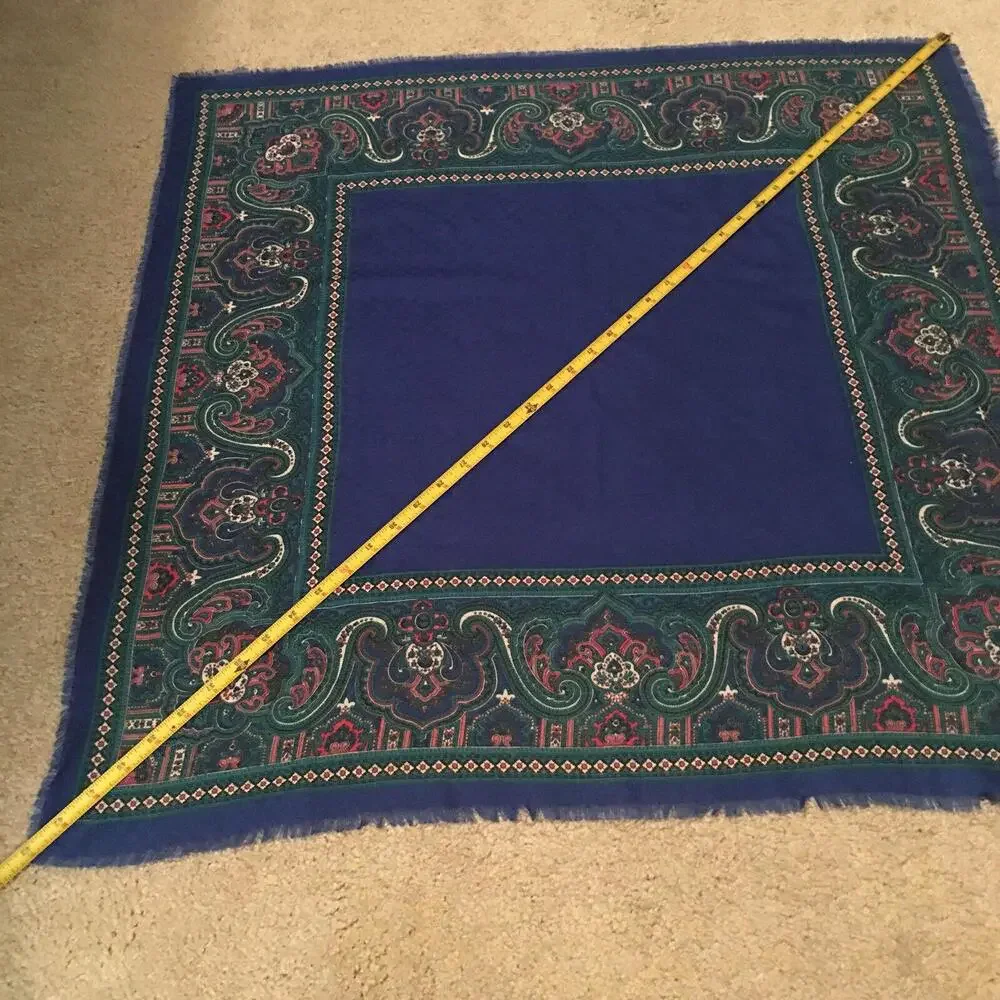 🥻Pretty Patterned Blue Square Scarf